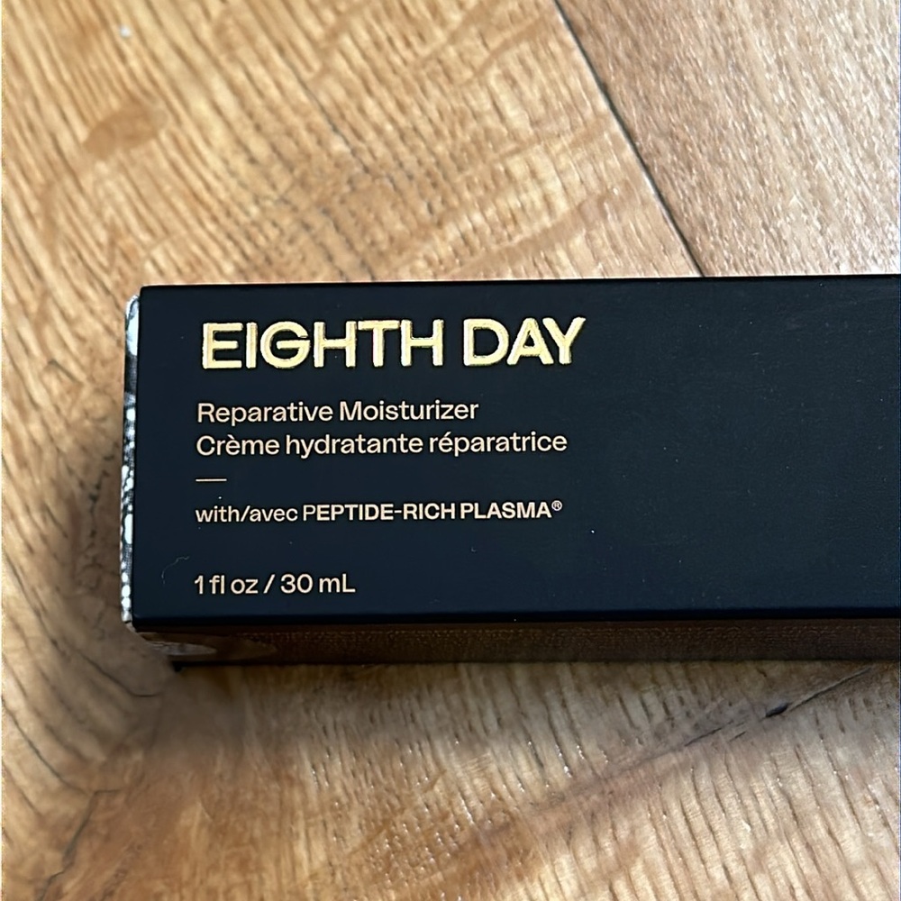 NEW Eighth Day Skin Reparative Moisturizer 30 ml - Picture 2 of 5